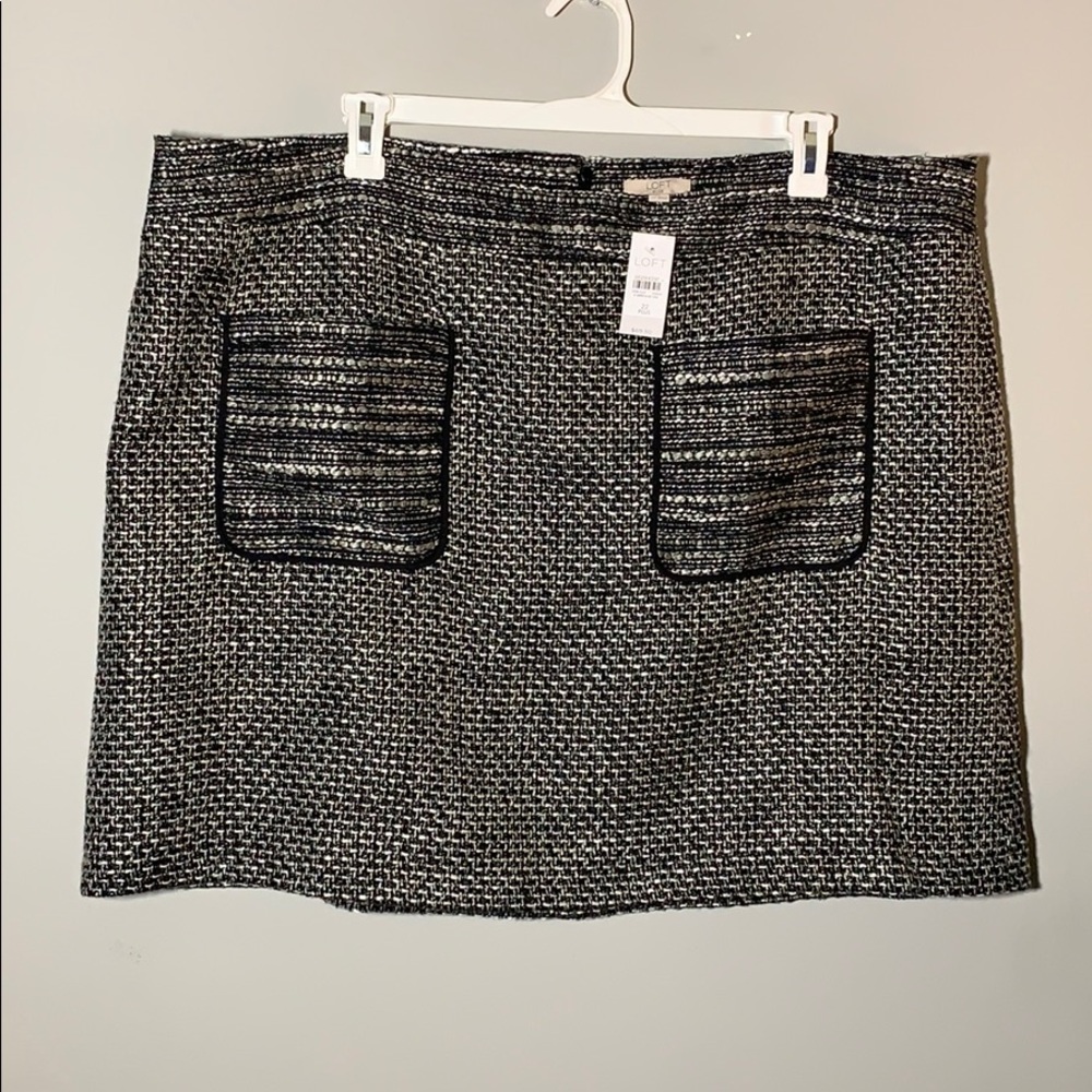 😍 BNWT mid skirt from LOFT 😍